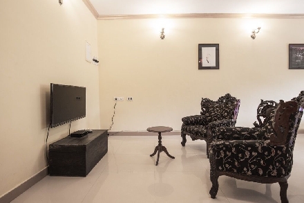 flat for sale..102.5.sq.mts.2BHK fully furnished at Verem 75 lakhs.